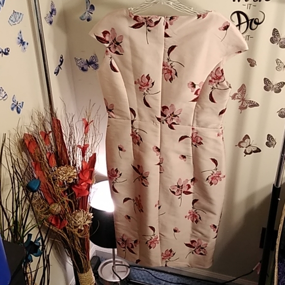 Women's Metisu Dress - Picture 5 of 5